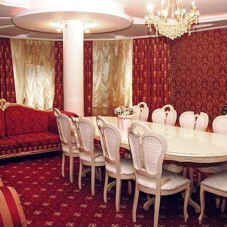 Hotel Gold Lion Κισινάου Εξωτερικό φωτογραφία