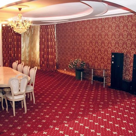 Hotel Gold Lion Κισινάου Εξωτερικό φωτογραφία