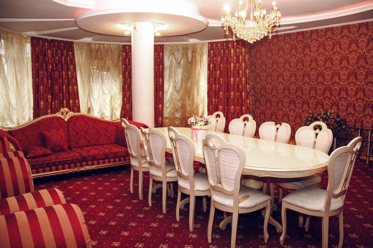 Hotel Gold Lion Κισινάου Εξωτερικό φωτογραφία