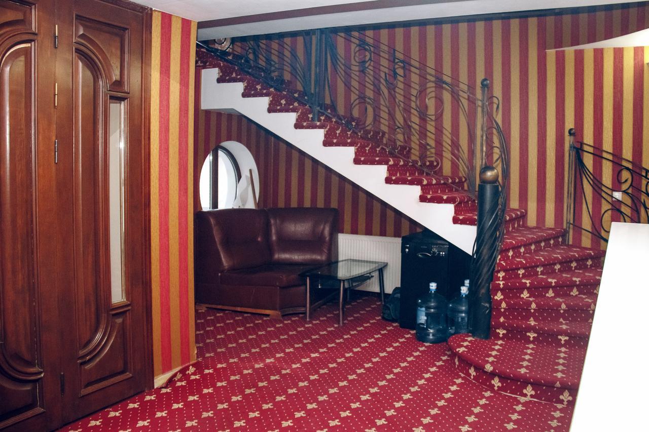 Hotel Gold Lion Κισινάου Εξωτερικό φωτογραφία