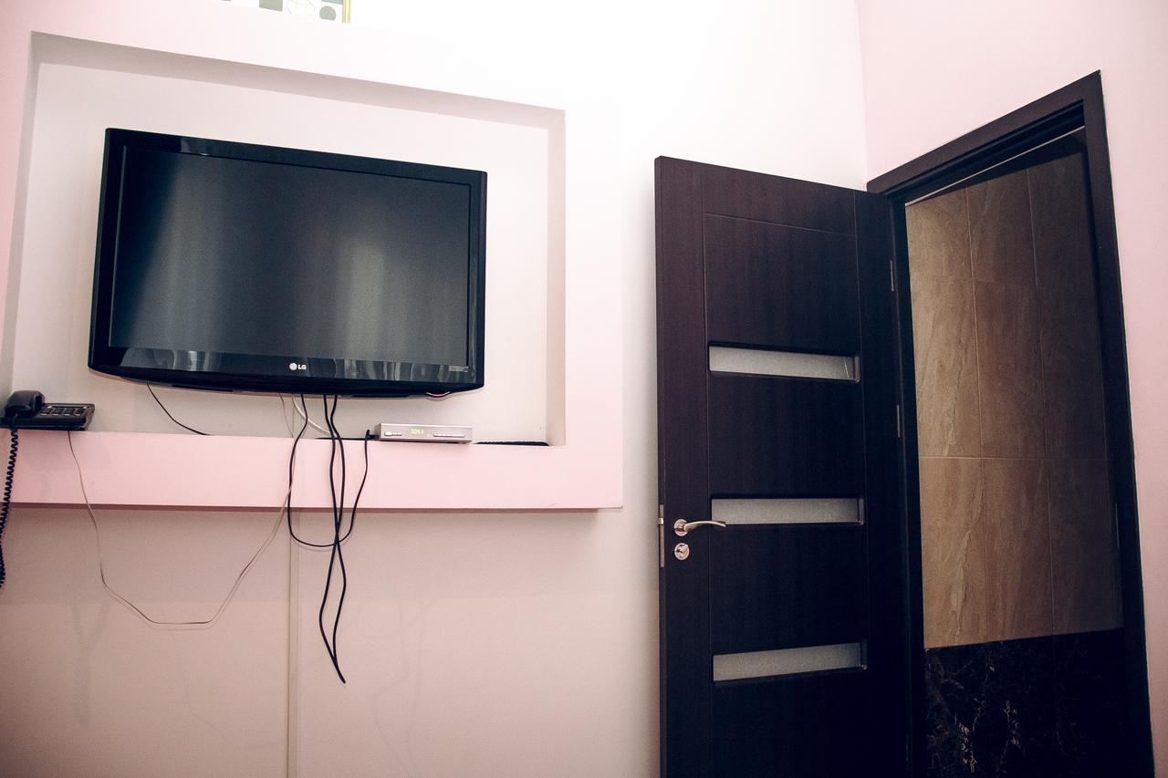 Hotel Gold Lion Κισινάου Εξωτερικό φωτογραφία