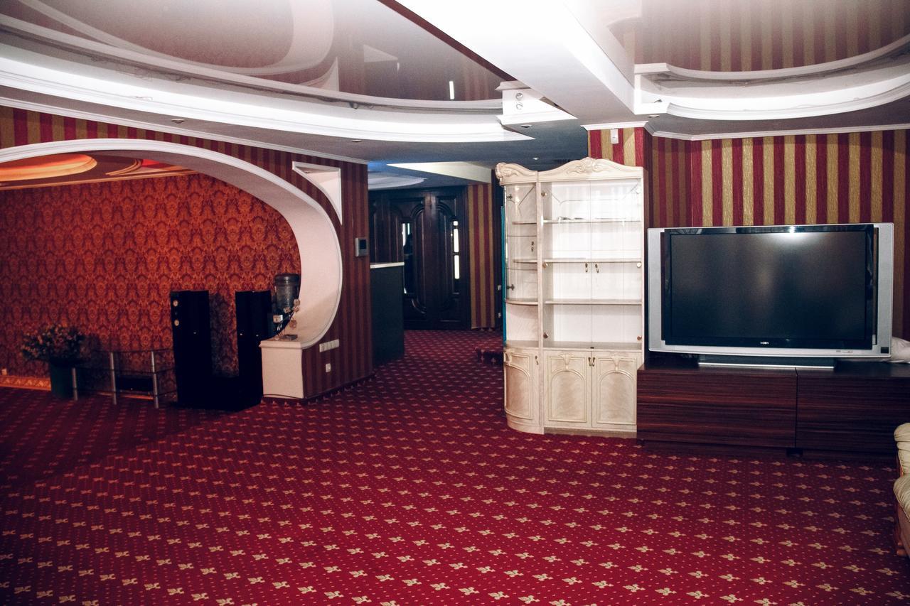 Hotel Gold Lion Κισινάου Εξωτερικό φωτογραφία